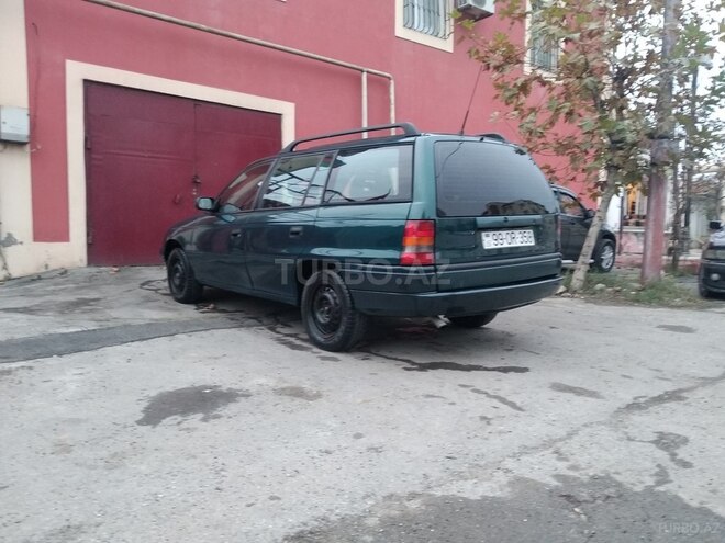 Opel Astra 1997, 318,000 km - 1.6 l - Bakı