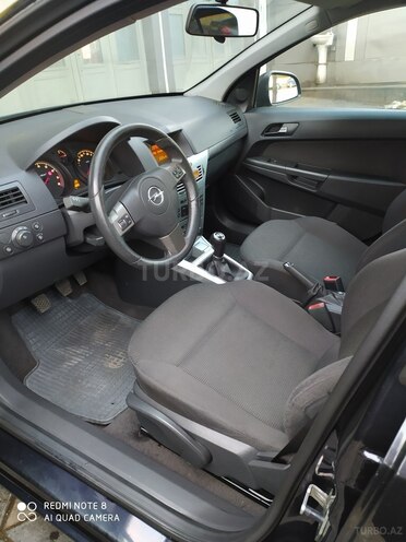 Opel Astra 2009, 17,800 km - 1.4 l - Bakı