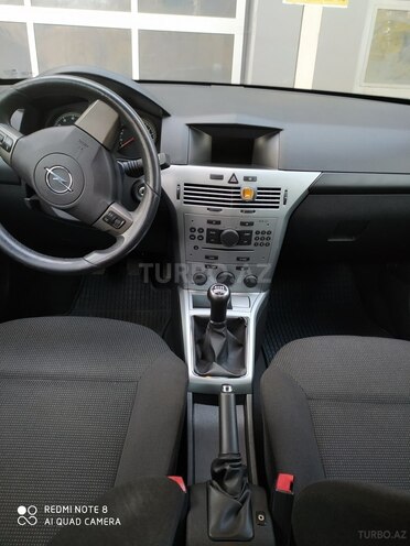 Opel Astra 2009, 17,800 km - 1.4 l - Bakı