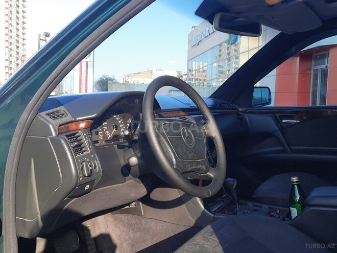 Mercedes E 200 1997, 369,850 km - 2.0 l - Bakı