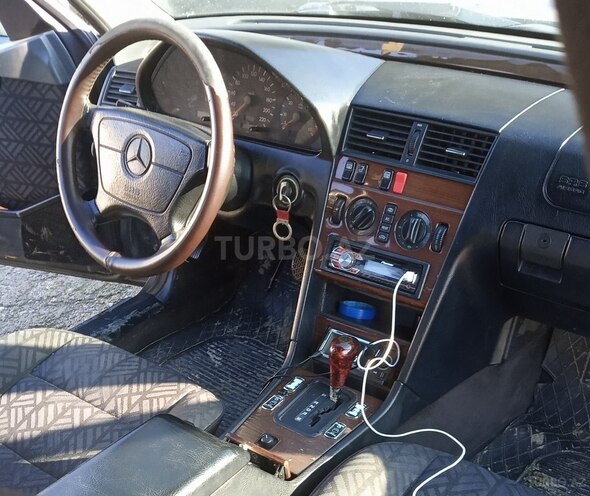 Mercedes C 250 1993, 485,000 km - 0.3 l - Bakı