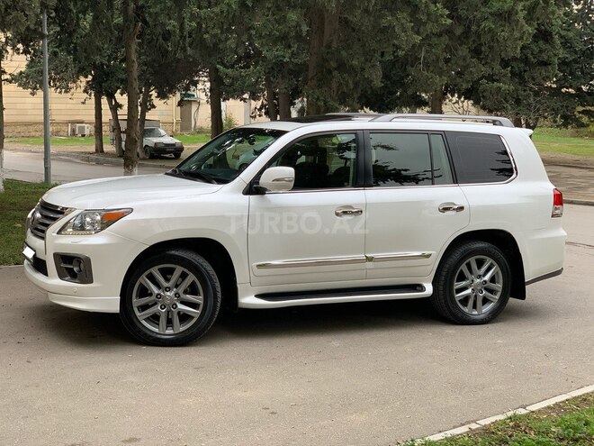 Lexus LX 570 2013, 135,300 km - 5.7 l - Bakı