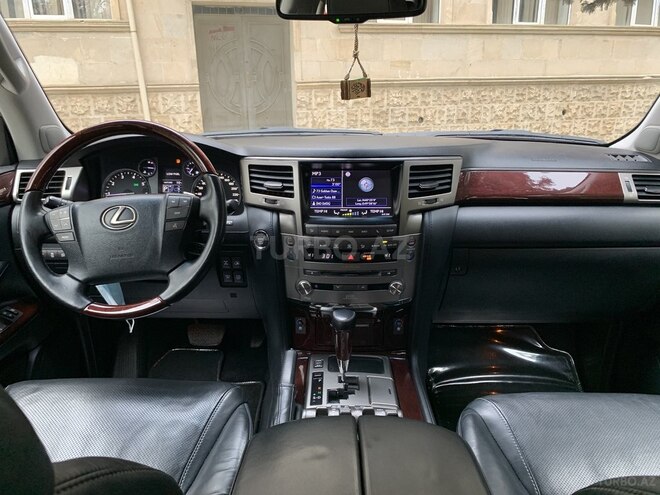 Lexus LX 570 2013, 135,300 km - 5.7 l - Bakı