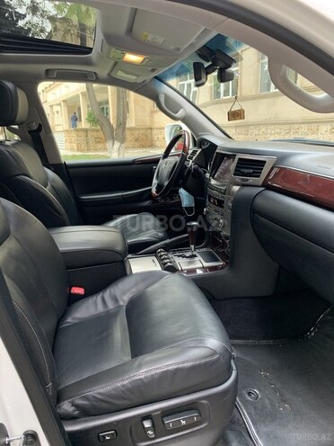 Lexus LX 570 2013, 135,300 km - 5.7 l - Bakı