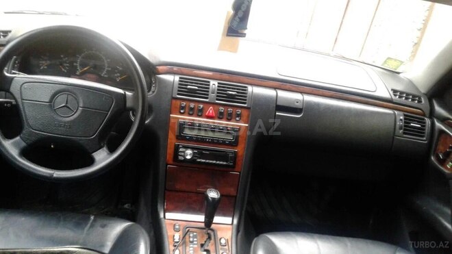 Mercedes E 320 1998, 285,000 km - 3.2 l - Bakı
