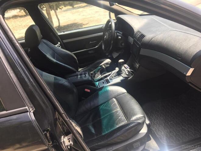BMW 525 2003, 300,000 km - 2.5 l - Bakı