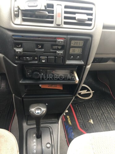 Opel Vectra 1995, 260,000 km - 1.8 l - Bakı