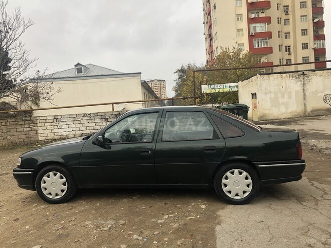 Opel Vectra 1995, 260,000 km - 1.8 l - Bakı