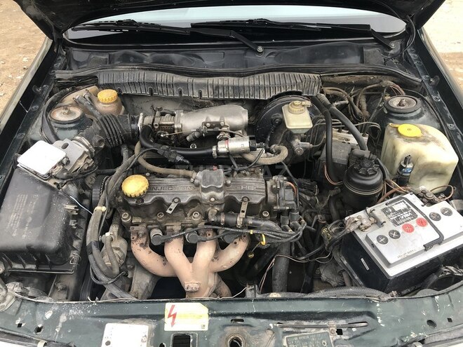 Opel Vectra 1995, 260,000 km - 1.8 l - Bakı