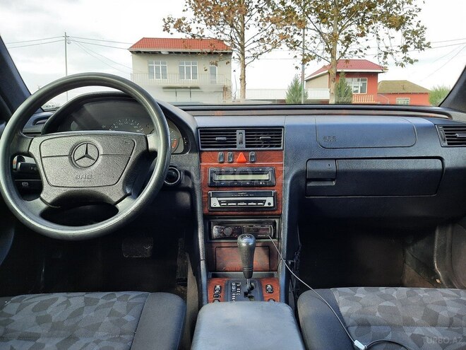 Mercedes C 200 1998, 197,000 km - 2.0 l - Bakı