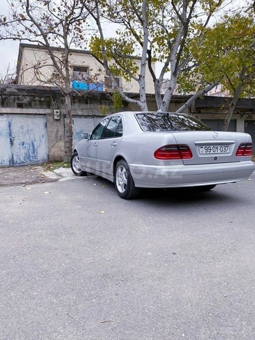 Mercedes E 280 1999, 240,000 km - 2.8 l - Bakı