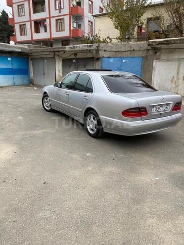 Mercedes E 280 1999, 240,000 km - 2.8 l - Bakı