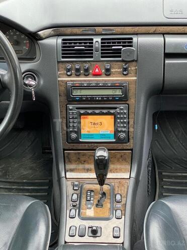 Mercedes E 280 1999, 240,000 km - 2.8 l - Bakı