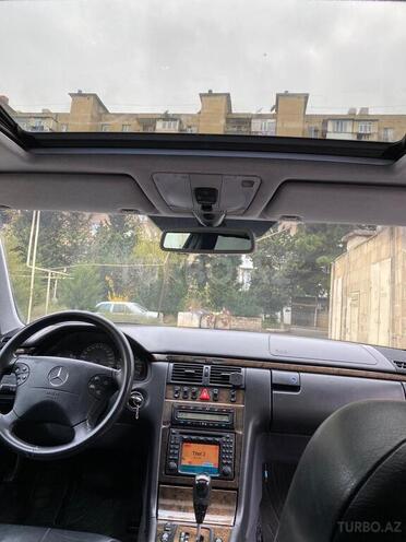Mercedes E 280 1999, 240,000 km - 2.8 l - Bakı
