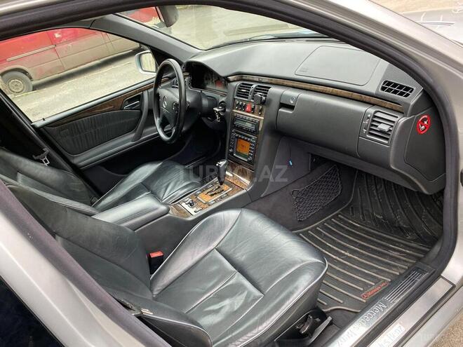 Mercedes E 280 1999, 240,000 km - 2.8 l - Bakı