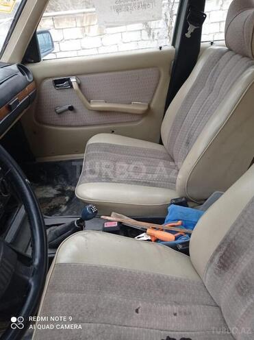 Mercedes E 230 1978, 46,000 km - 0.3 l - Bakı