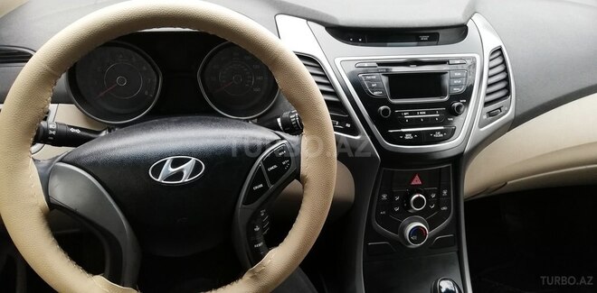 Hyundai Elantra 2015, 131,456 km - 1.8 l - Bakı