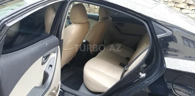Hyundai Elantra 2015, 131,456 km - 1.8 l - Bakı