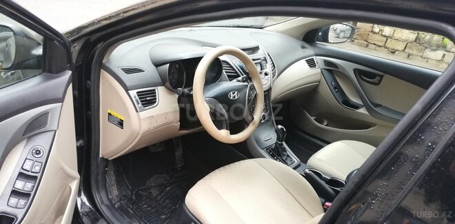 Hyundai Elantra 2015, 131,456 km - 1.8 l - Bakı