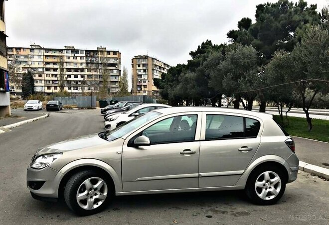 Opel Astra 2007, 157,000 km - 1.4 л - Bakı