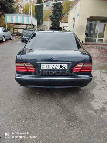 Mercedes E 240 2000, 301,000 km - 2.4 л - Bakı