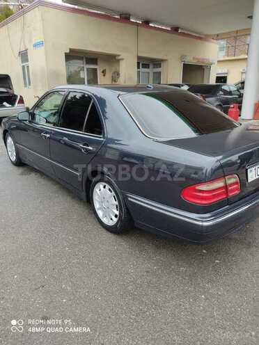 Mercedes E 240 2000, 301,000 km - 2.4 л - Bakı