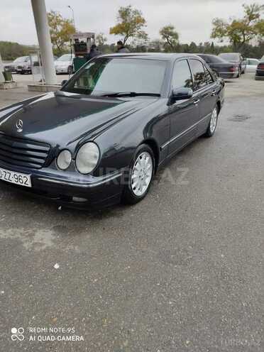 Mercedes E 240 2000, 301,000 km - 2.4 л - Bakı