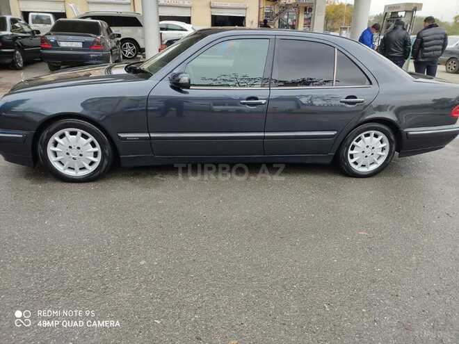 Mercedes E 240 2000, 301,000 km - 2.4 л - Bakı
