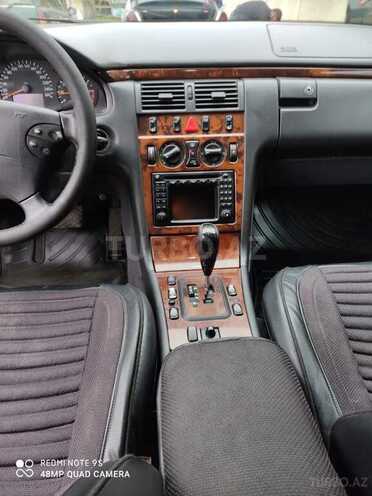 Mercedes E 240 2000, 301,000 km - 2.4 л - Bakı