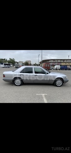 Mercedes E 280 1995, 320,000 km - 2.8 л - Bakı
