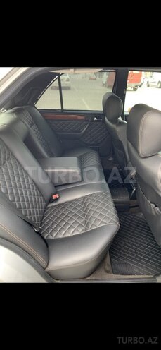 Mercedes E 280 1995, 320,000 km - 2.8 л - Bakı