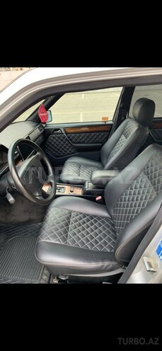 Mercedes E 280 1995, 320,000 km - 2.8 л - Bakı