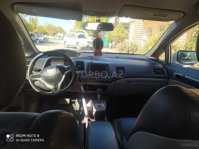 Honda Civic 2009, 178,000 km - 1.3 l - Quba