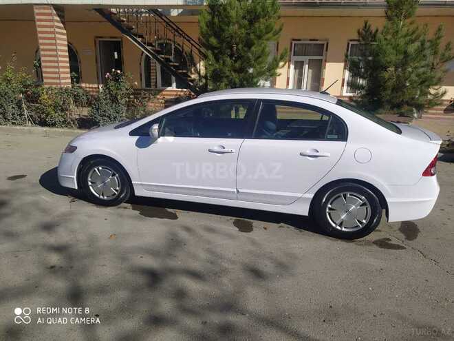 Honda Civic 2009, 178,000 km - 1.3 l - Quba