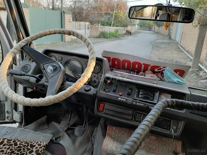 Mercedes 208 D 1990, 357,000 km - 2.3 л - Balakən
