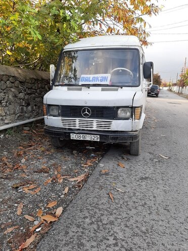 Mercedes 208 D 1990, 357,000 km - 2.3 л - Balakən