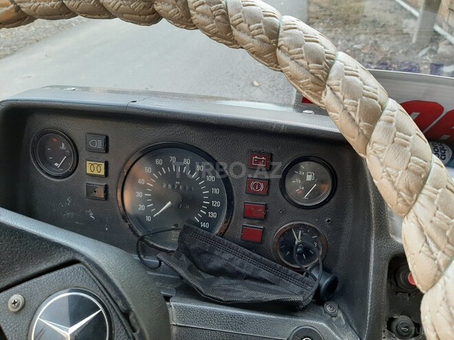 Mercedes 208 D 1990, 357,000 km - 2.3 л - Balakən