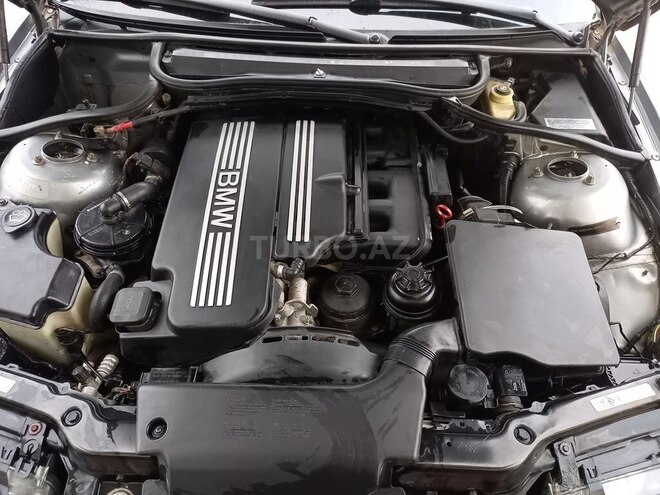BMW 325 2004, 299,000 km - 2.5 l - Bakı