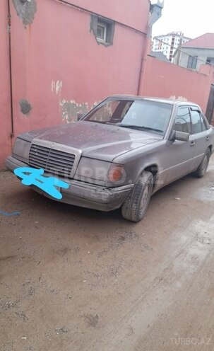 Mercedes E 200 1992, 450,000 km - 2.0 l - Bakı