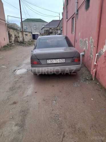Mercedes E 200 1992, 450,000 km - 2.0 l - Bakı