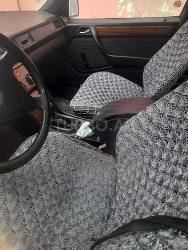 Mercedes E 200 1992, 450,000 km - 2.0 l - Bakı