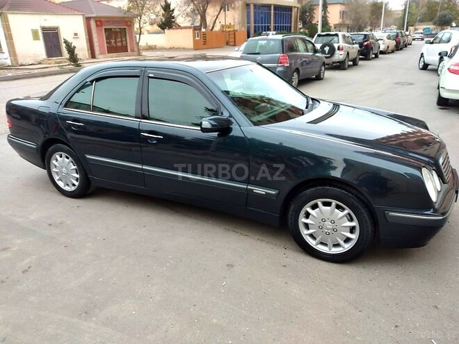 Mercedes E 240 2000, 213,000 km - 2.6 l - Bakı
