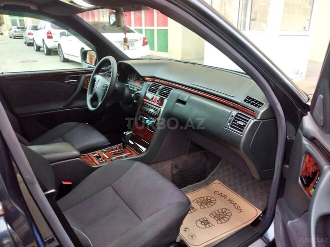 Mercedes E 240 2000, 213,000 km - 2.6 l - Bakı