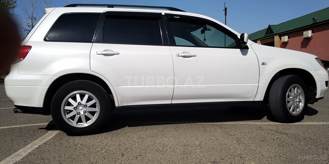 Mitsubishi Airtrek 2001, 286,155 km - 2.0 l - Şirvan