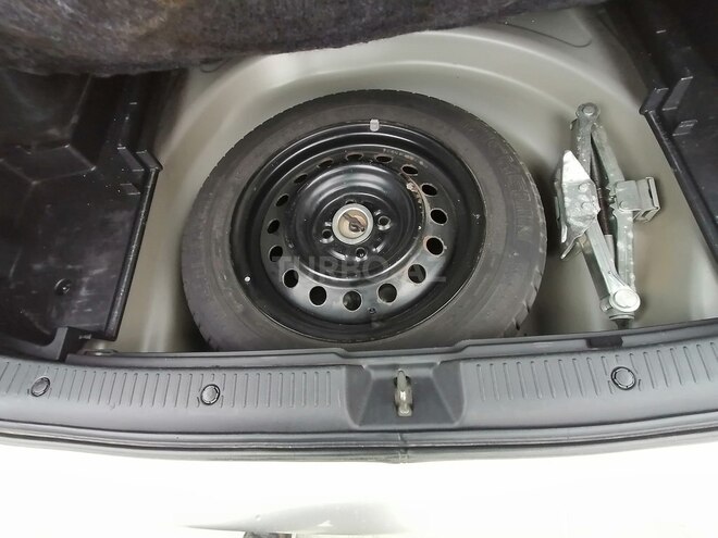 Toyota Corolla 2005, 230,000 km - 1.4 l - Bakı