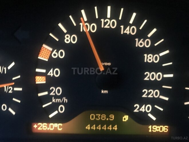 Mercedes E 240 1999, 444,444 km - 2.4 l - Masallı