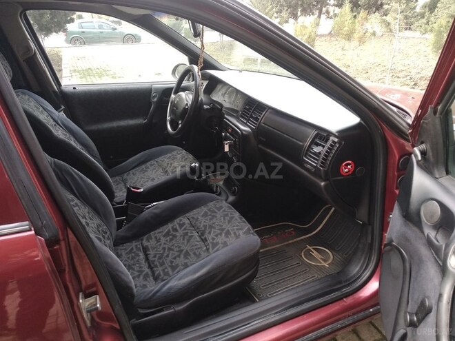 Opel Vectra 1996, 278,000 km - 1.6 л - Sumqayıt