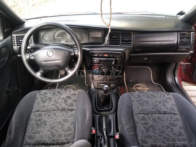 Opel Vectra 1996, 278,000 km - 1.6 л - Sumqayıt