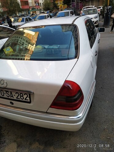 Mercedes C 220 1995, 235,000 km - 2.2 l - Bakı