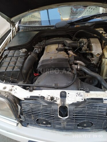 Mercedes C 220 1995, 235,000 km - 2.2 l - Bakı